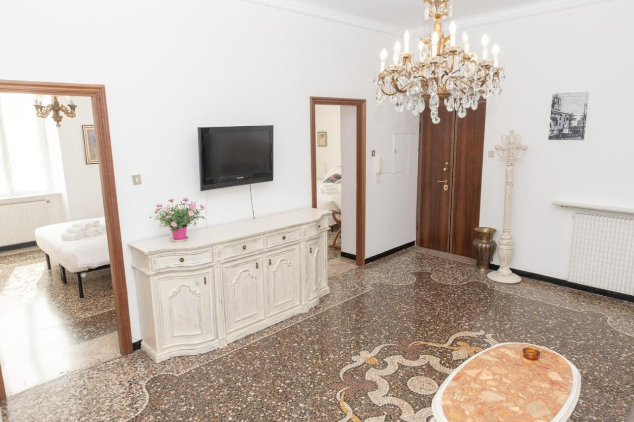 Living Sestri Airport Appartement Genua Buitenkant foto