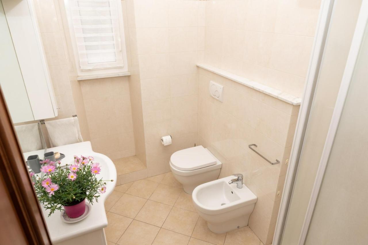 Living Sestri Airport Appartement Genua Buitenkant foto